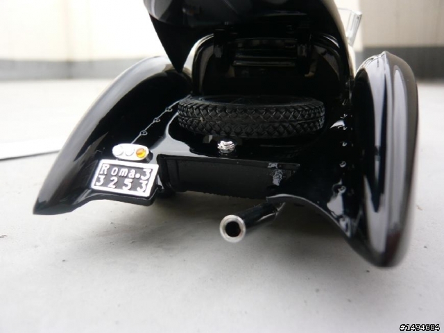 模型車收藏分享[011-CMC-M001, 1/24, Mercedes-Benz SSK, 1930, Black Prince of Count Trossi]