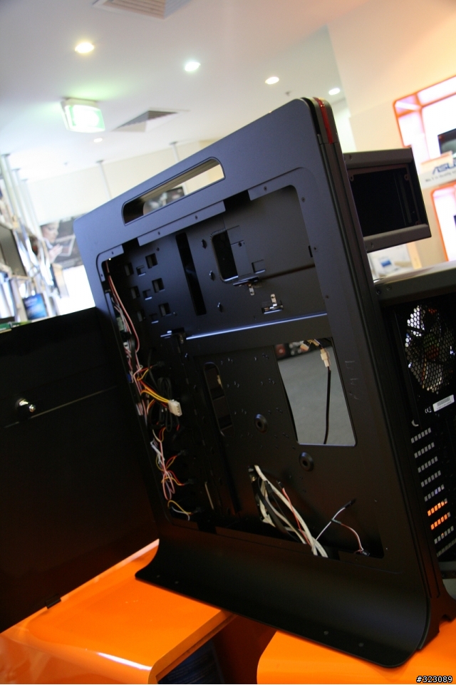 [開箱文]  Thermaltake  Level 10
