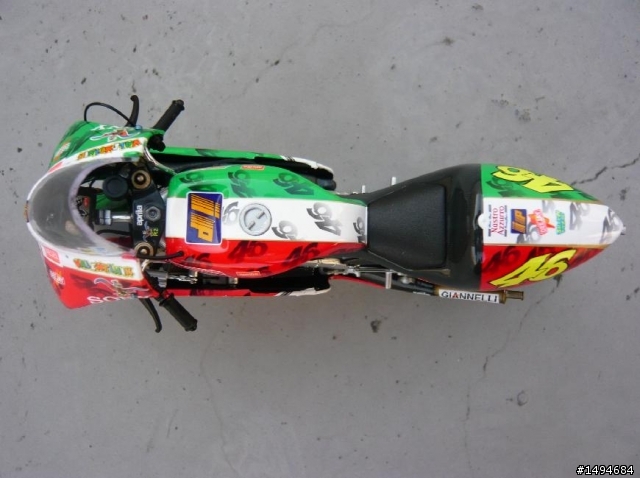 模型車收藏分享[012-Minichamps, 1/12, 小飛俠 Rossi, Moto GP 機車]