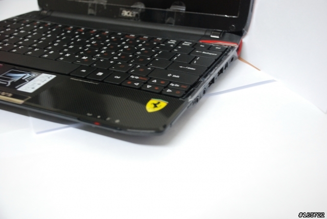開箱Acer Ferrari one-200