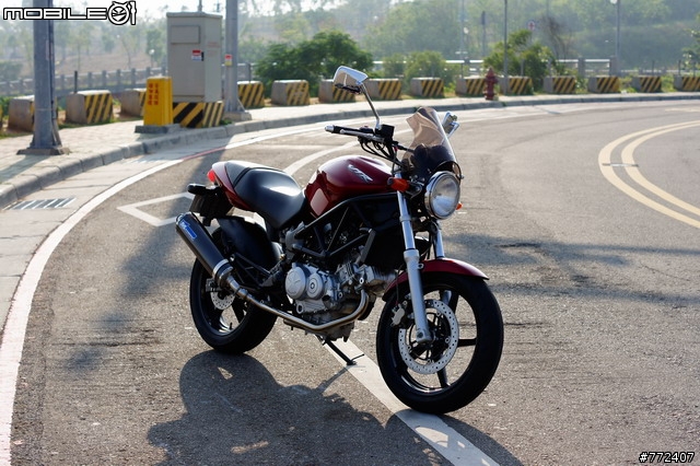 250cc級距對決-小黃蜂250 VS VTR250