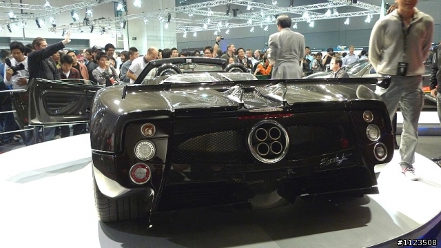 Pagani Zonda R & F Roadster@ Top Gear Show
