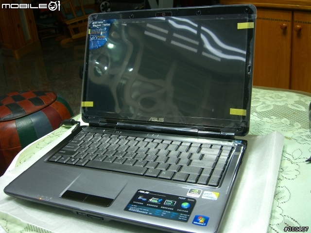 [開箱]ASUS F83VF P8700 不專業&不負責任開箱~補3DMARK06測試