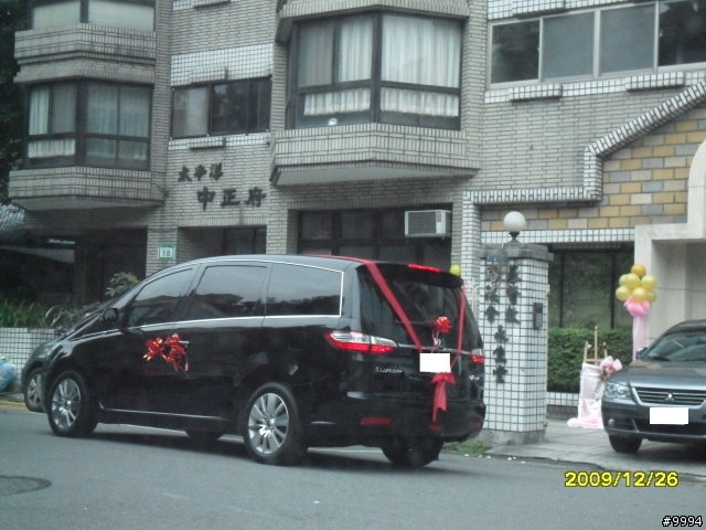 周日看到的LUXGEN結婚禮車