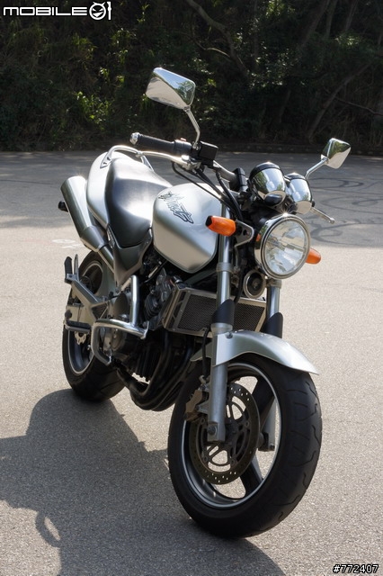 250cc級距對決-小黃蜂250 VS VTR250