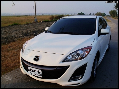 小小New MAZDA3 銀紫色 開箱 (12.30新增照片)