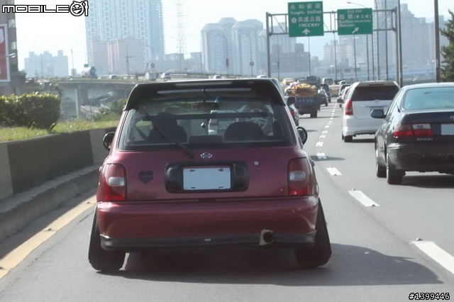 這個八字腳讓我嚇了好大一跳 - Nissan March