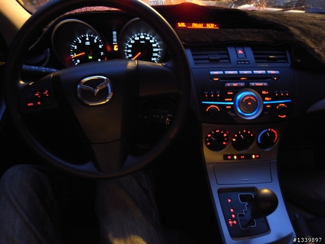 All New Mazda 3 銀紫色 4D 菜單與照片分享