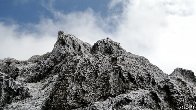 SONY HX1 合歡雪景，零下3度，電池拍到石門山北峰頂就沒電了，是否與氣溫有關呢？