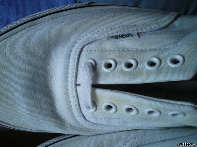 【求助】全白Vans Era洗過後發黃