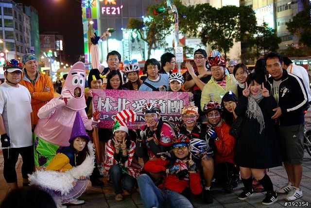1212遲交的野貓賽照片