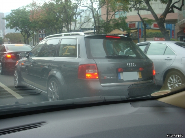 巧遇 上一代 AUDI RS6