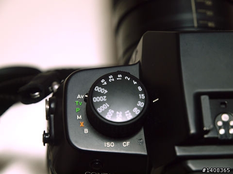 銘機回顧 : CONTAX AX 世界唯一機背自動對焦SLR