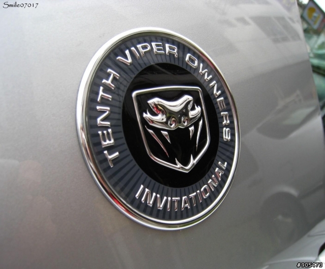 終於遇到他了!!  美國毒蛇 VIPER SRT10!!
