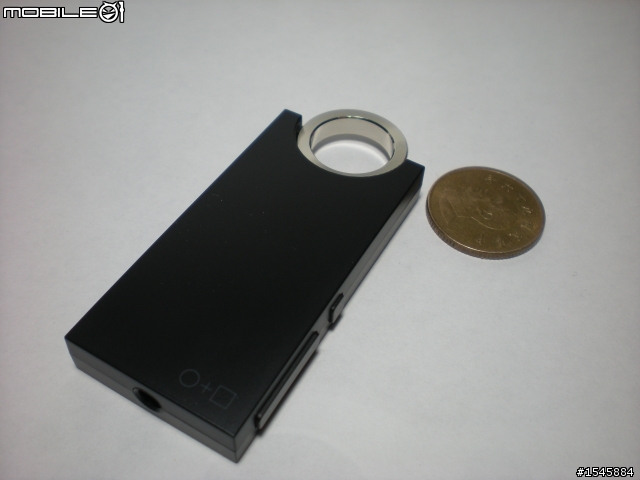 [開箱]新手初次發文，Cowon iAudio E2 4G(黑)。
