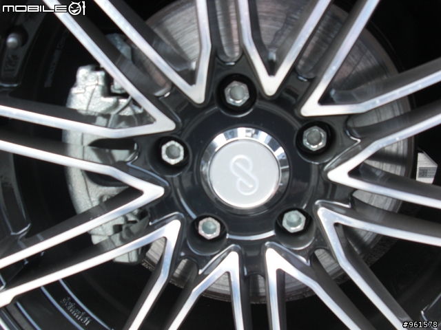 終於交車了!!GOLF VI 2.0 TDI~史上照的最醜的開箱文