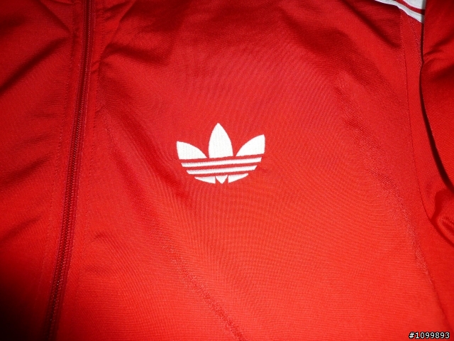 『開箱』愛迪達-adidas運動外套..圖多