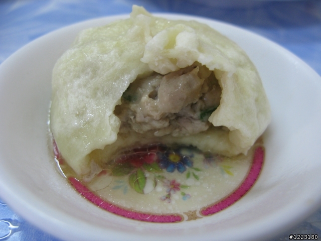 好吃的爆漿小籠包~護城河山東早餐店