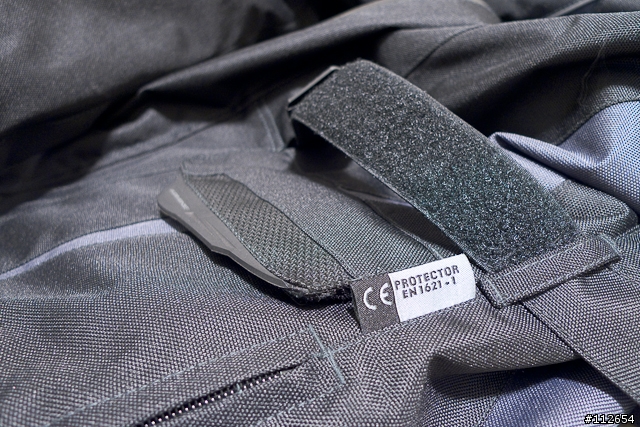[分享] 鈦厲害！ KOMINE JK-811 防寒防水護具夾克