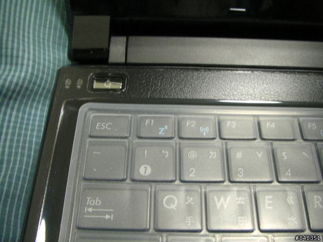 ASUS UL80VT 穿新衣分享-新增DICOTA防震包分享