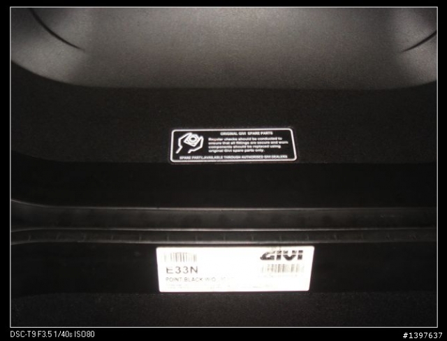 [分享] 只要2.5元 - GIVI 後行李箱異音處理DIY
