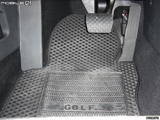 終於交車了!!GOLF VI 2.0 TDI~史上照的最醜的開箱文