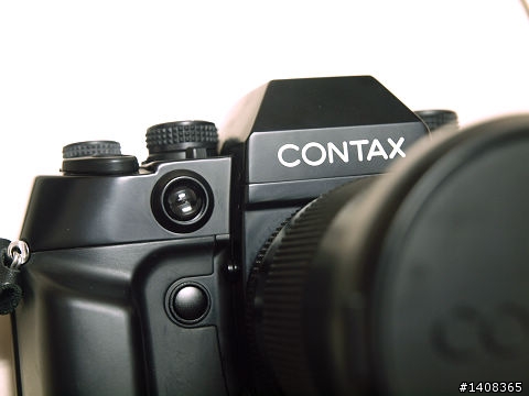 銘機回顧 : CONTAX AX 世界唯一機背自動對焦SLR