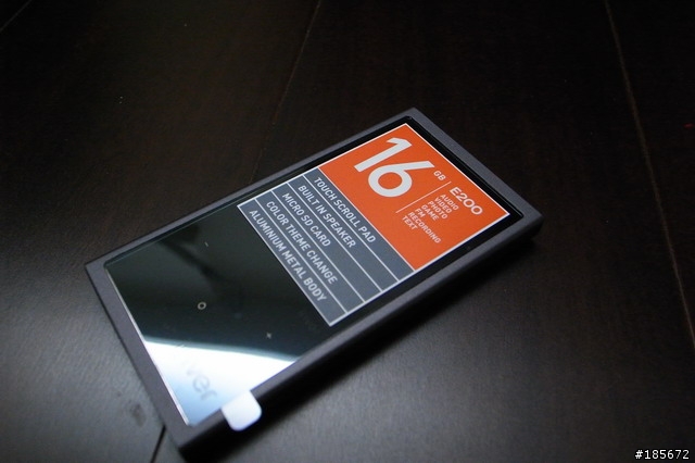 [開箱]簡約方正 時尚美型 iriver E200入手分享