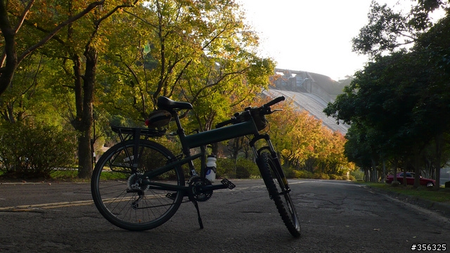 [遊記] 楓紅了....石門水庫單車賞楓探路行