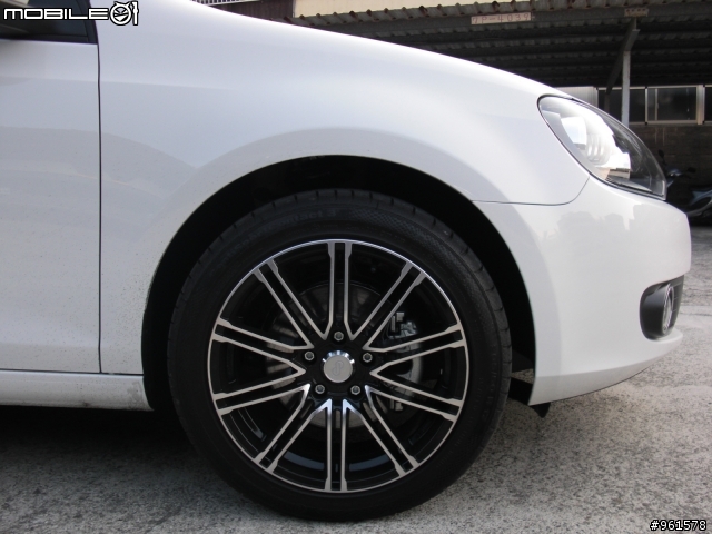終於交車了!!GOLF VI 2.0 TDI~史上照的最醜的開箱文