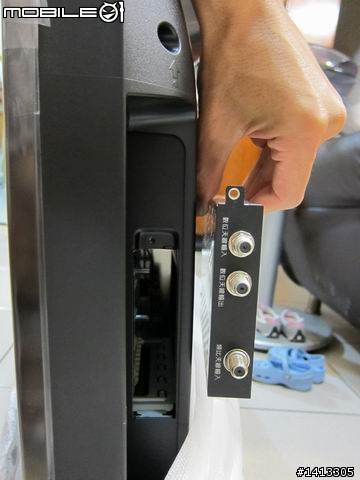 資展小黃屋殺很大之BENQ SK3242 32吋液晶不專業之開箱文