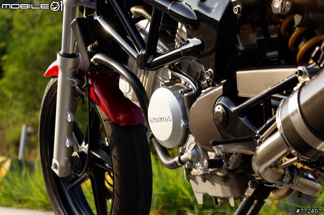 250cc級距對決-小黃蜂250 VS VTR250
