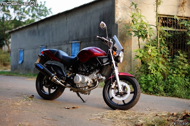 250cc級距對決-小黃蜂250 VS VTR250