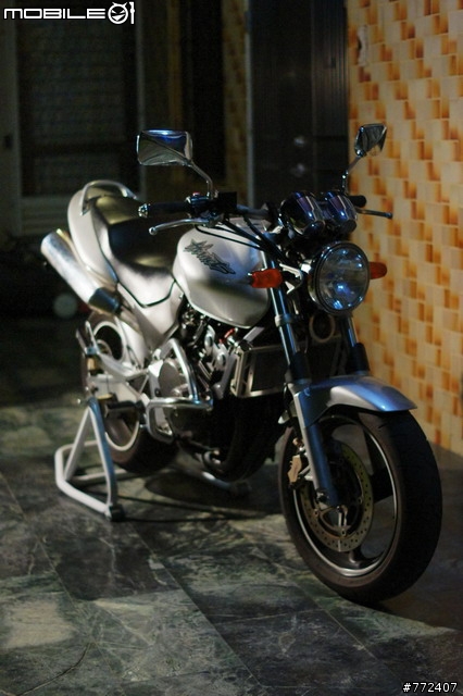 250cc級距對決-小黃蜂250 VS VTR250