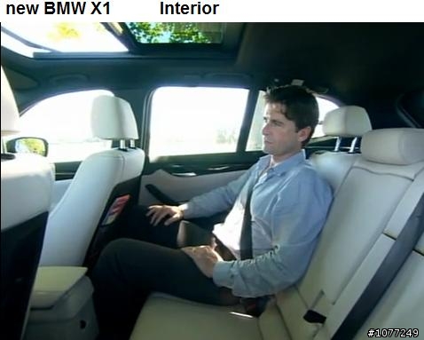 BMW X1 的後座好像只能坐2人.