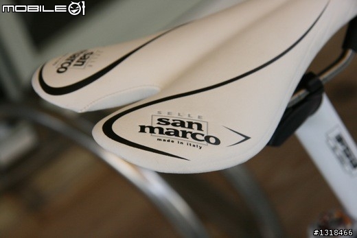 [開箱文]雲豹853鋼管材客家花布式樣