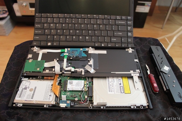 我的 SZ 重生了~ 龜速 Fujitsu 5400rpm 250GB HDD 換上 A-Data SSD S592 32GB ( 感謝 Kao01 教學文 )