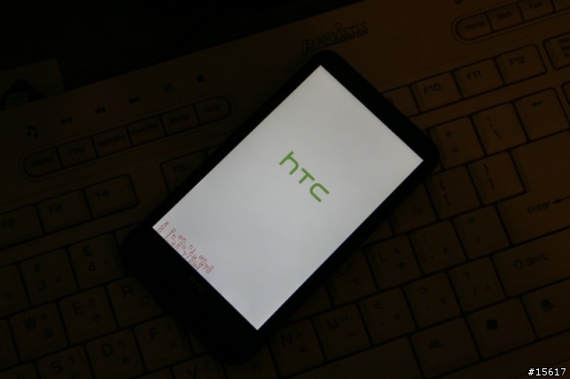 我的HTC HD2寫Email寫到一半,自動關機,再開機就開不了.......