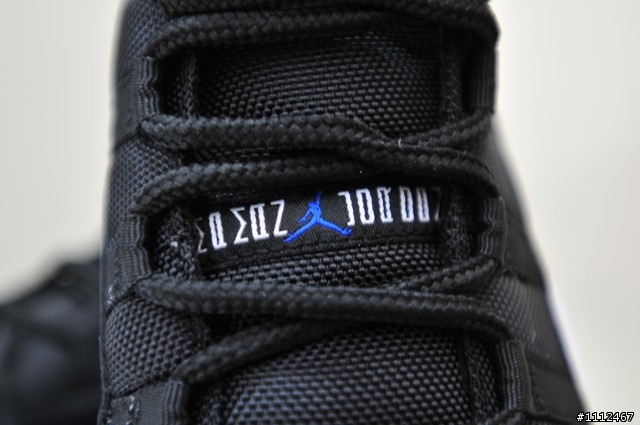 [開箱]AIR JORDAN 11 怪物奇兵 (圖多)