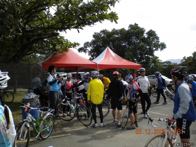 2009.12.5 環大台北挑戰賽隨手拍 當日13:00-13:30于基隆外木山前轉角處