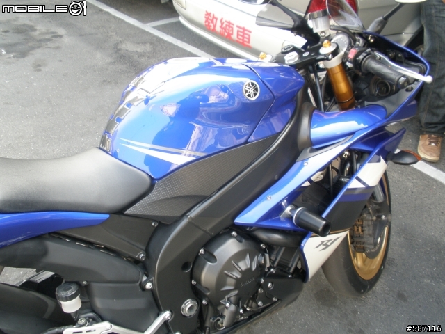 08'R1小小開箱文與日系兩大公升級猛獸短暫試騎心得