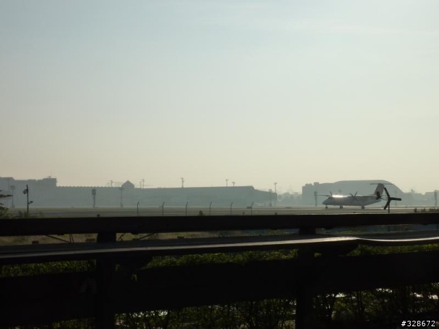 Panasonic ZS3 拍攝飛機起飛