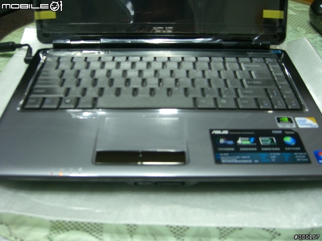 [開箱]ASUS F83VF P8700 不專業&不負責任開箱~補3DMARK06測試