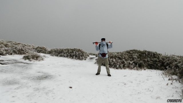 SONY HX1 合歡雪景，零下3度，電池拍到石門山北峰頂就沒電了，是否與氣溫有關呢？