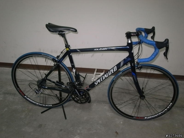 請問fuji roubaix pro 2009及Specialized roubiax compact 2009哪一台比較好呢?