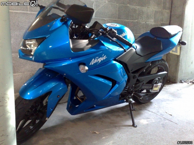 [分享] 08/09 Ninja 250r 原廠藍色的差異