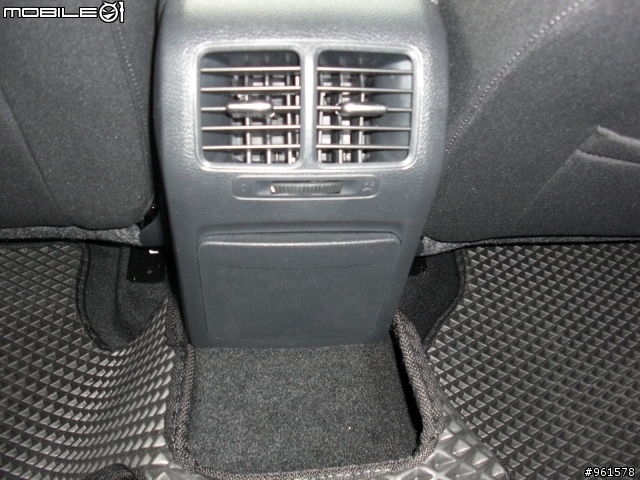 終於交車了!!GOLF VI 2.0 TDI~史上照的最醜的開箱文