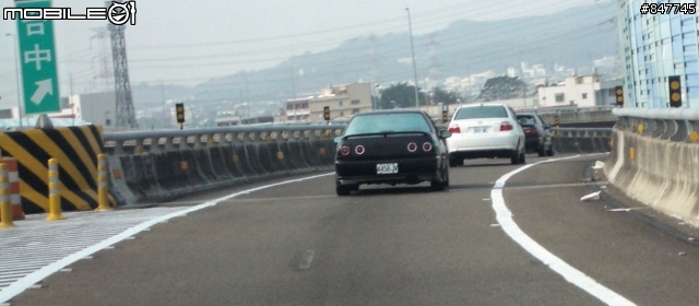 是舊款的Skyline GT-R嗎?