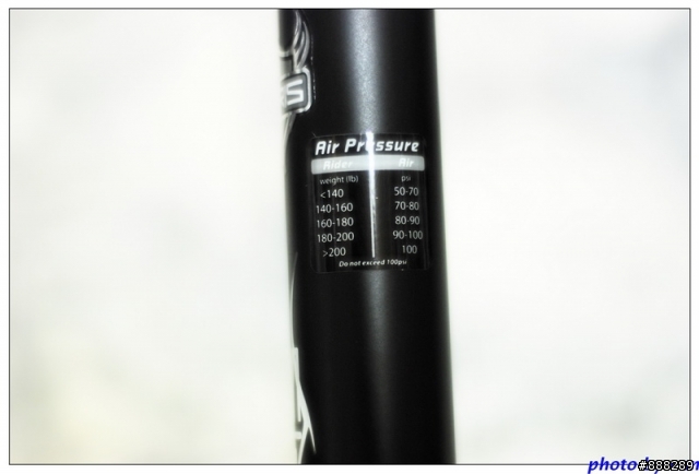分享我的XC專用"SPINNER Aeris - 320-100 RLC"前叉