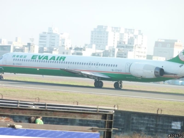 Panasonic ZS3 拍攝飛機起飛